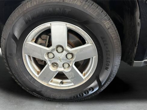 Used 2005 Chevrolet Equinox LS w/ Preferred Equipment Group AWD/4WD image 22
