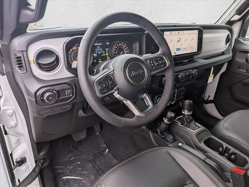 New 2026 Jeep Wrangler Unlimited Sahara AWD/4WD image 3
