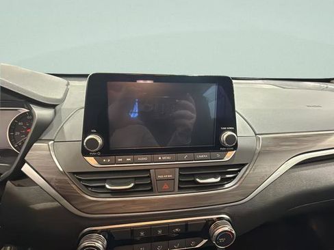 Used 2024 Nissan Altima 2.5 SV image 29