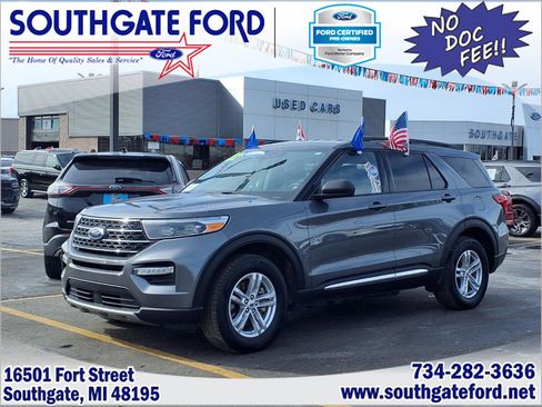 Certified 2022 Ford Explorer XLT w/ Equipment Group 202A image 1