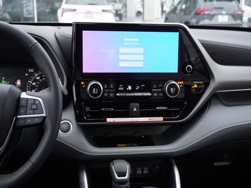 New 2026 Toyota Highlander XLE image 19