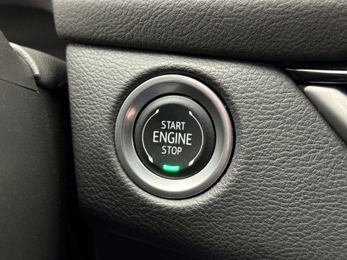 Used 2024 Cadillac XT4 Premium Luxury image 20