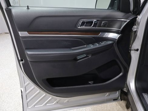 Used 2019 Ford Explorer Limited w/ Class III Trailer Tow Package image 13