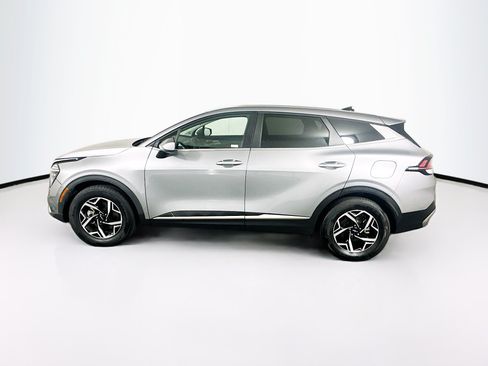 Used 2025 Kia Sportage LX FWD image 4