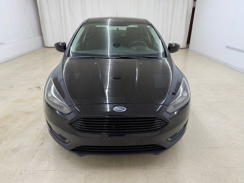 Used 2018 Ford Focus SE w/ SE Appearance Package image 7