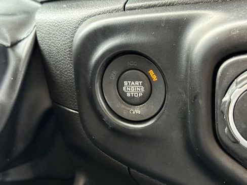 Used 2022 Jeep Wrangler Unlimited Sport image 29