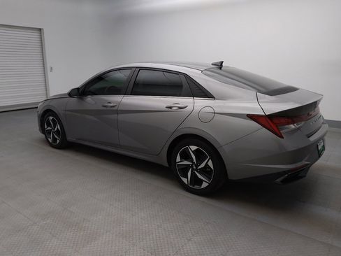 Used 2021 Hyundai Elantra Limited image 3