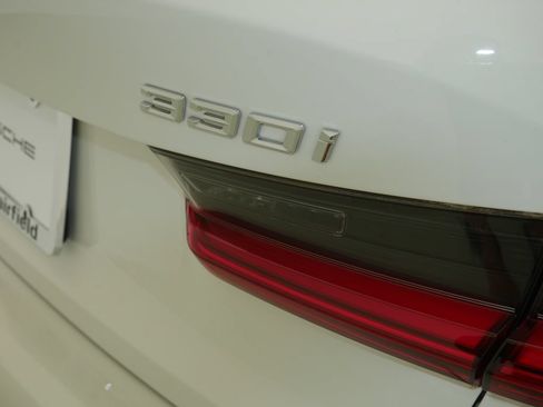 Used 2021 BMW 330i xDrive Sedan w/ Premium Package AWD/4WD image 11