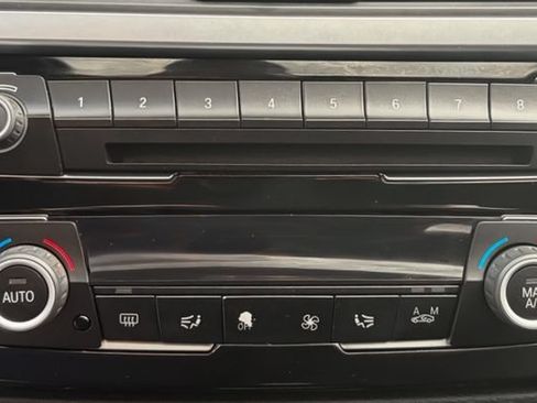 Used 2018 BMW 330i xDrive Sedan AWD/4WD image 23