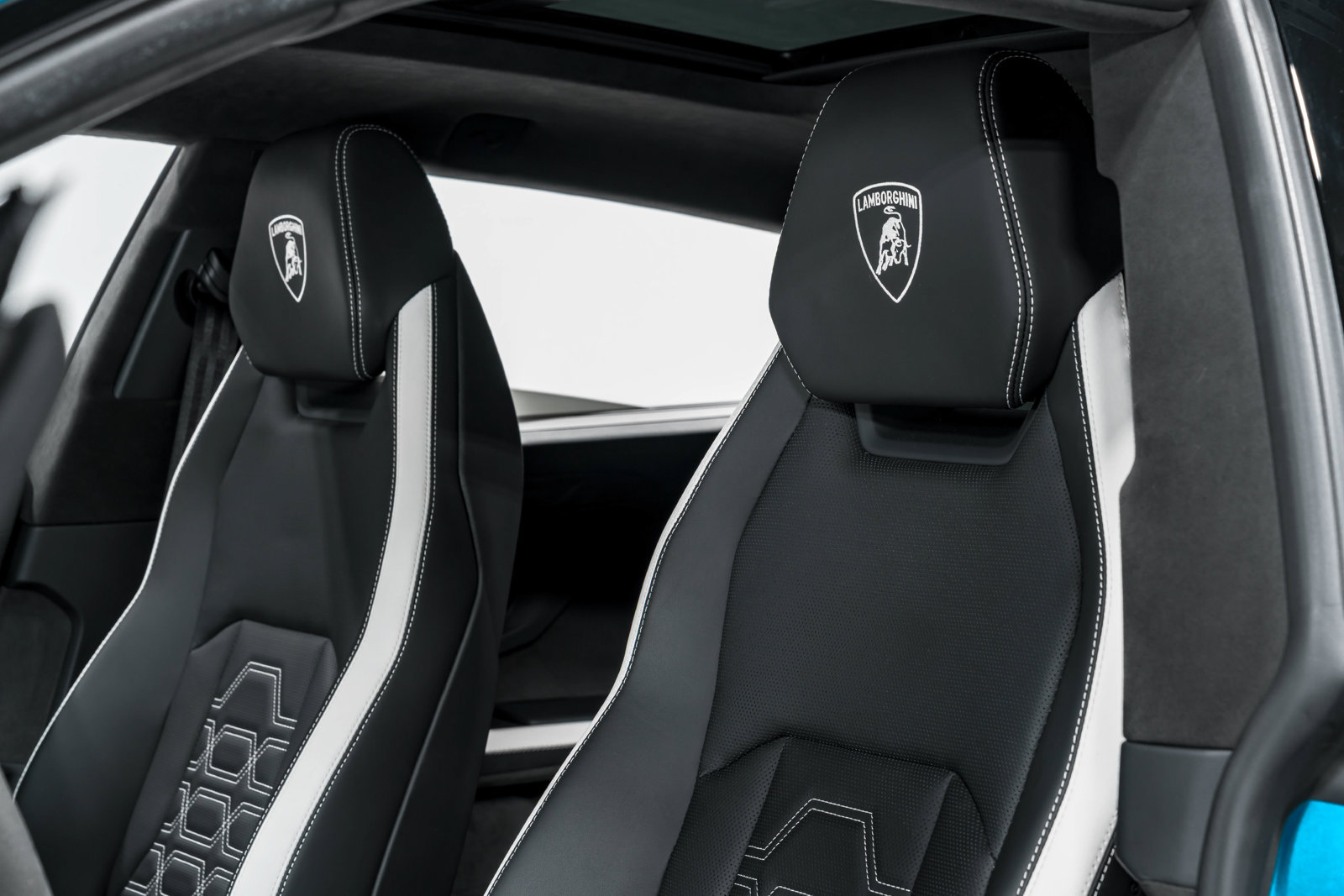 Used 2025 Lamborghini Urus SE AWD/4WD image 20
