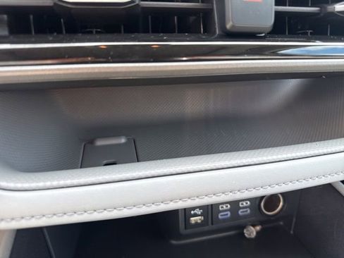 Used 2022 Toyota Highlander XLE AWD/4WD image 17