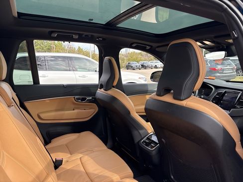 Certified 2023 Volvo XC90 B6 Ultimate w/ Protection Package Premier image 10