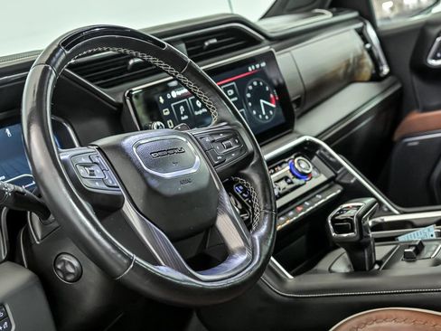Used 2025 GMC Sierra 1500 Denali Ultimate AWD/4WD image 17