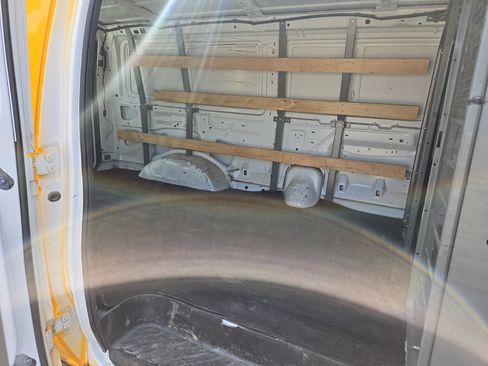 Used 2012 Ford E-250 and Econoline 250 w/ PWR Group RWD image 9