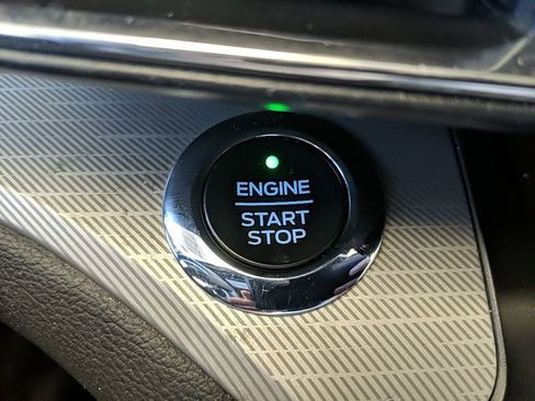 Used 2020 Ford Explorer XLT w/ Equipment Group 202A image 26