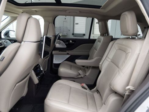 Used 2021 Lincoln Aviator Reserve w/ Equipment Group 202A AWD/4WD image 24