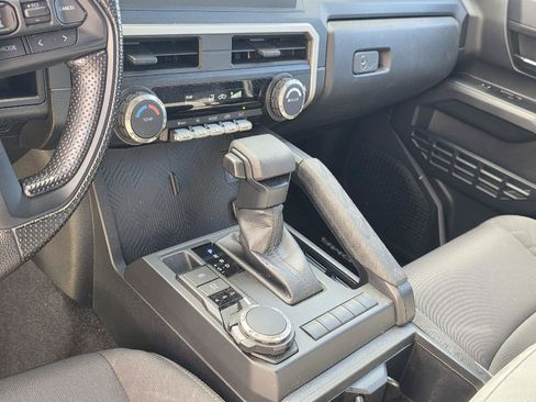 Used 2025 Toyota Tacoma SR AWD/4WD image 19