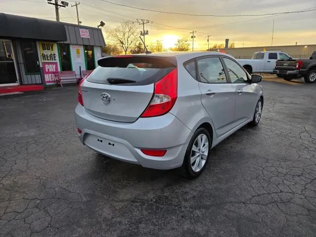 Used 2014 Hyundai Accent SE w/ Option Group 3 FWD image 5