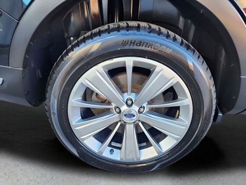 Used 2018 Ford Explorer Limited image 9