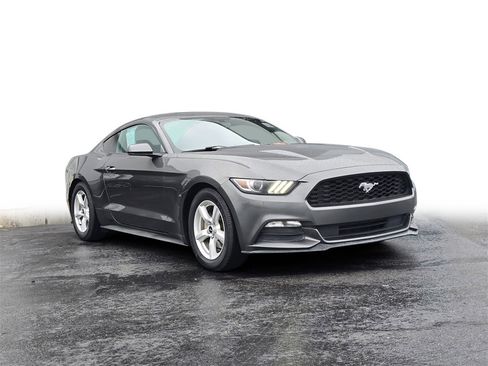 Used 2017 Ford Mustang Coupe image 1