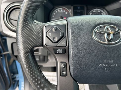 Used 2019 Toyota Tacoma TRD Off-Road w/ TRD Premium Off Road Package AWD/4WD image 15