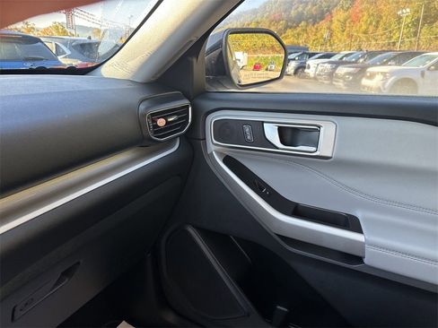 Used 2023 Ford Explorer XLT w/ Equipment Group 202A image 28