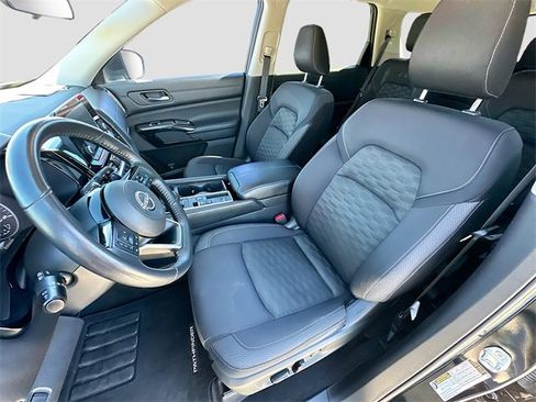 Used 2022 Nissan Pathfinder SV w/ SV Premium Package image 20