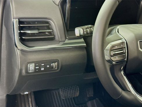 New 2026 GMC Terrain Denali w/ LPO, Floor Liner Package AWD/4WD image 4