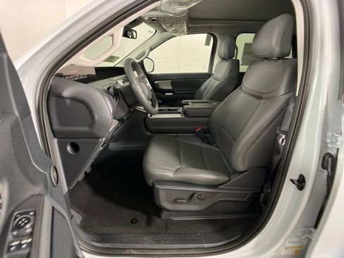 New 2025 Ford Expedition Active image 29