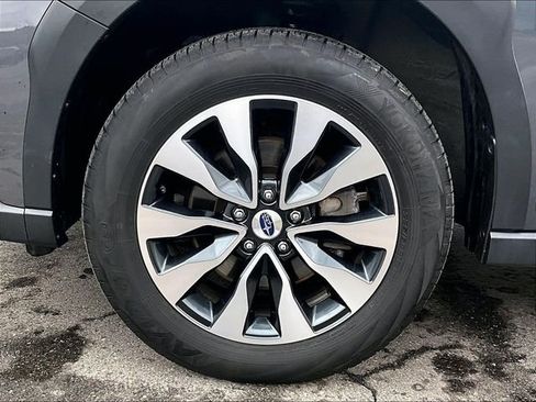 Used 2024 Subaru Outback Touring AWD/4WD image 7