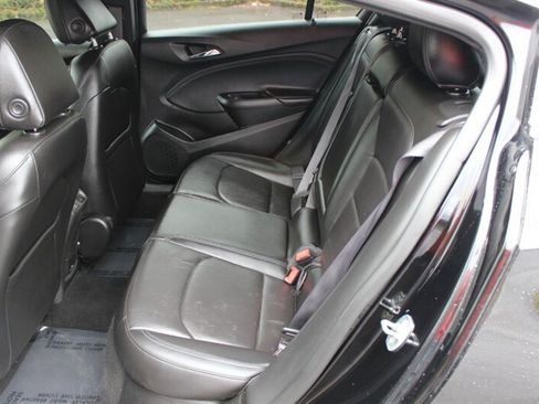 Used 2017 Chevrolet Cruze Premier FWD image 13