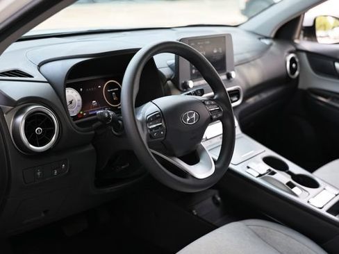 Used 2023 Hyundai Kona SE FWD image 19