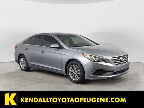 Used 2016 Hyundai Sonata SE FWD image 3