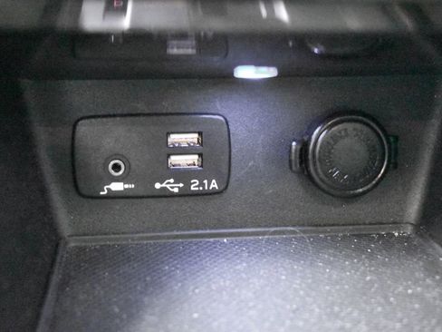 Used 2021 Subaru Forester Premium image 24