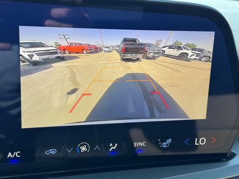 Certified 2025 Chevrolet Traverse LT image 19