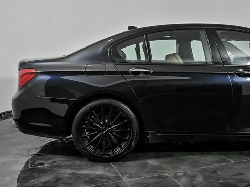 Used 2015 BMW 750i xDrive image 11