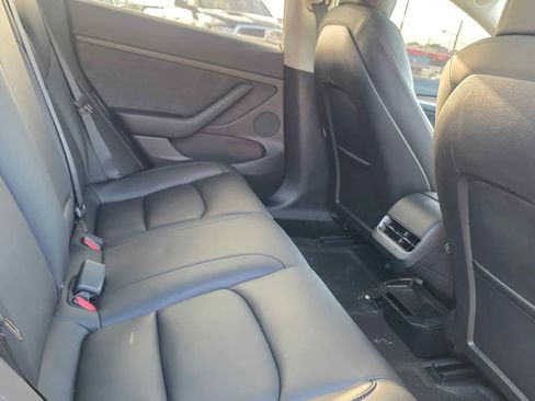 Used 2022 Tesla Model 3 RWD image 11
