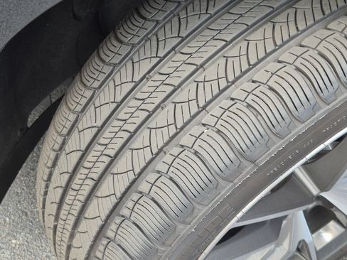 Certified 2026 Porsche Macan AWD/4WD image 37