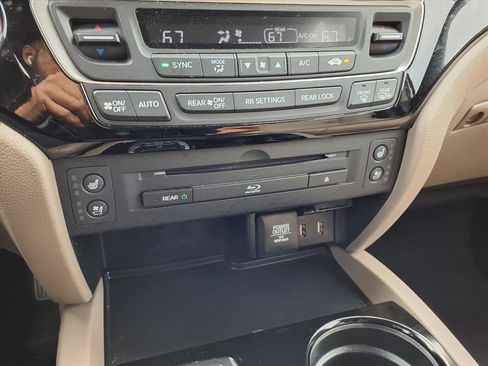 Certified 2017 Honda Pilot Elite image 8