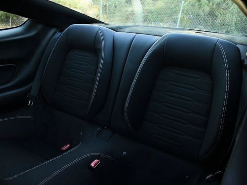 Used 2017 Ford Mustang Coupe RWD image 10
