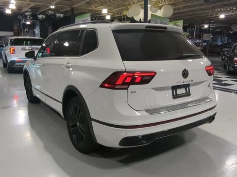 Used 2022 Volkswagen Tiguan SE R-Line FWD image 10