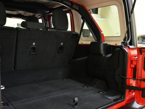 Used 2025 Jeep Wrangler Sport S image 46