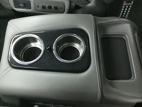 Used 2020 Chevrolet Express 2500 w/ Enhanced Convenience Package image 26