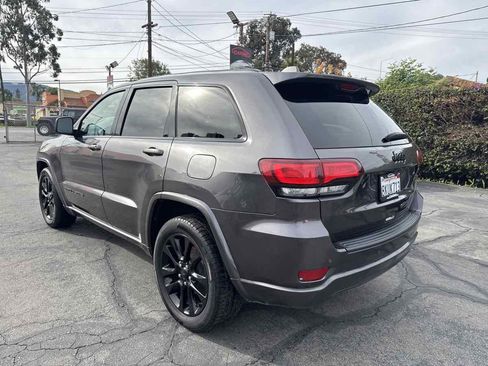 Used 2019 Jeep Grand Cherokee Altitude image 5