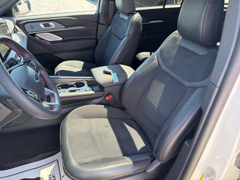 Used 2025 Ford Explorer ST AWD/4WD image 23