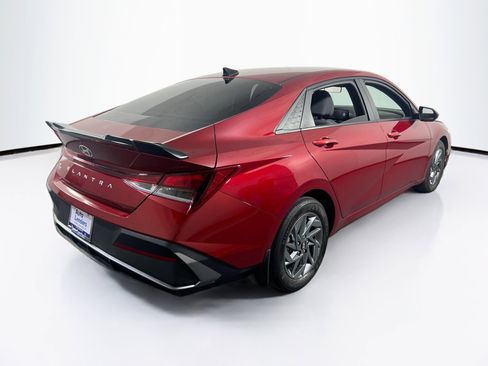 Used 2024 Hyundai Elantra SEL image 5