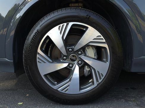 Used 2025 Audi Q6 e-tron Premium Plus w/ Premium Plus AWD/4WD image 59