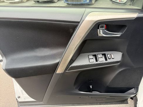 Used 2014 Toyota RAV4 XLE AWD/4WD image 26