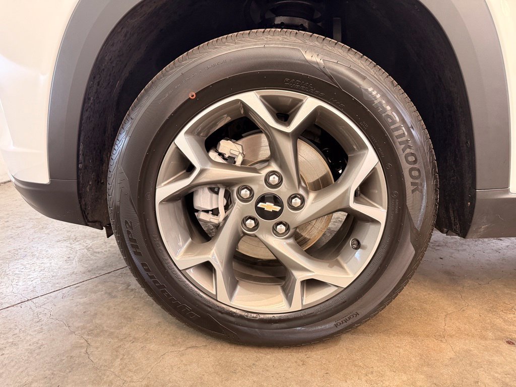 Certified 2026 Chevrolet Trax LT w/ Driver Confidence Package FWD image 15