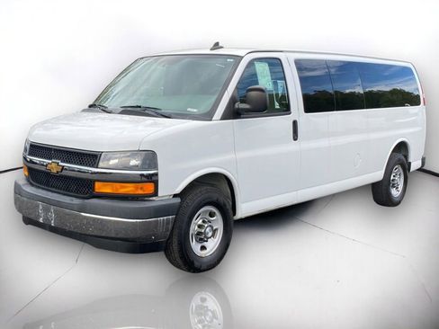 Used 2017 Chevrolet Express 3500 LT w/ LT Preferred Equipment Group image 2